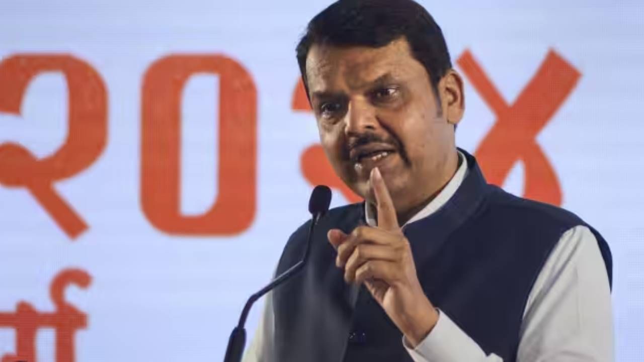 Devendra Fadnavis : मनोज जरांगे पाटील यांच्या सभेनंतर भाजपकडून ट्वीट, देवेंद्र फडणवीस यांचा 'तो' जुना व्हिडीओ शेअर