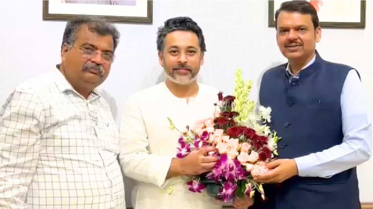 Nilesh Rane : निलेश राणे यांची नाराजी दूर, देवेंद्र फडणवीस यांची मध्यस्ती अन् घेतली माघार Nilesh Rane : निलेश राणे यांची नाराजी दूर, देवेंद्र फडणवीस यांची मध्यस्ती अन् घेतली माघार
