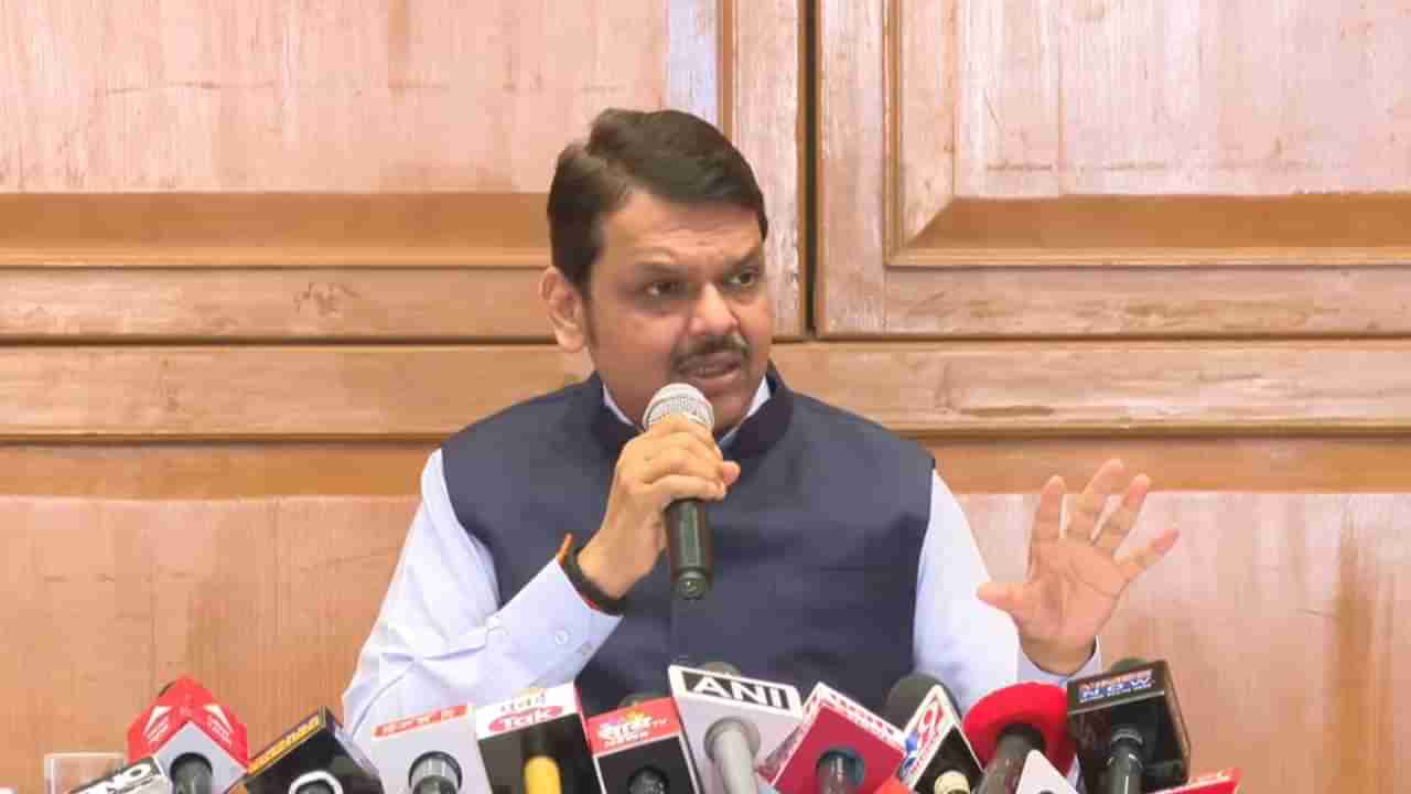 Devendra Fadnavis : कंत्राटी भरतीवरून देवेंद्र फडणवीस यांचा सर्वात मोठा दावा; पुरावे देऊन आघाडीला घाम फोडला