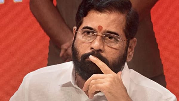 ‘सरकारी रूग्णालयांना स्मशानकळा अन्…’, सामनातून शिंदे सरकारवर हल्लाबोल