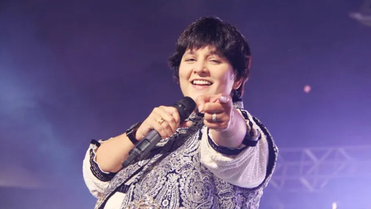 falguni Pathak यांच्याबद्दल मोठी अपडेट समोर; 'त्या' रात्री 156 तरुण अडकले जाळ्यात