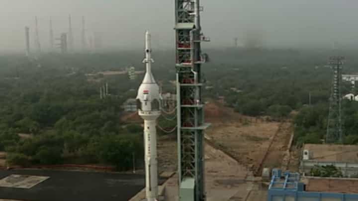 ISRO Gaganyaan Mission | चांद्रयान ३ मोहिमेच्या यशानंतर इस्त्रोची आणखी एक झेप यशस्वी ISRO Gaganyaan Mission | चांद्रयान ३ मोहिमेच्या यशानंतर इस्त्रोची आणखी एक झेप यशस्वी