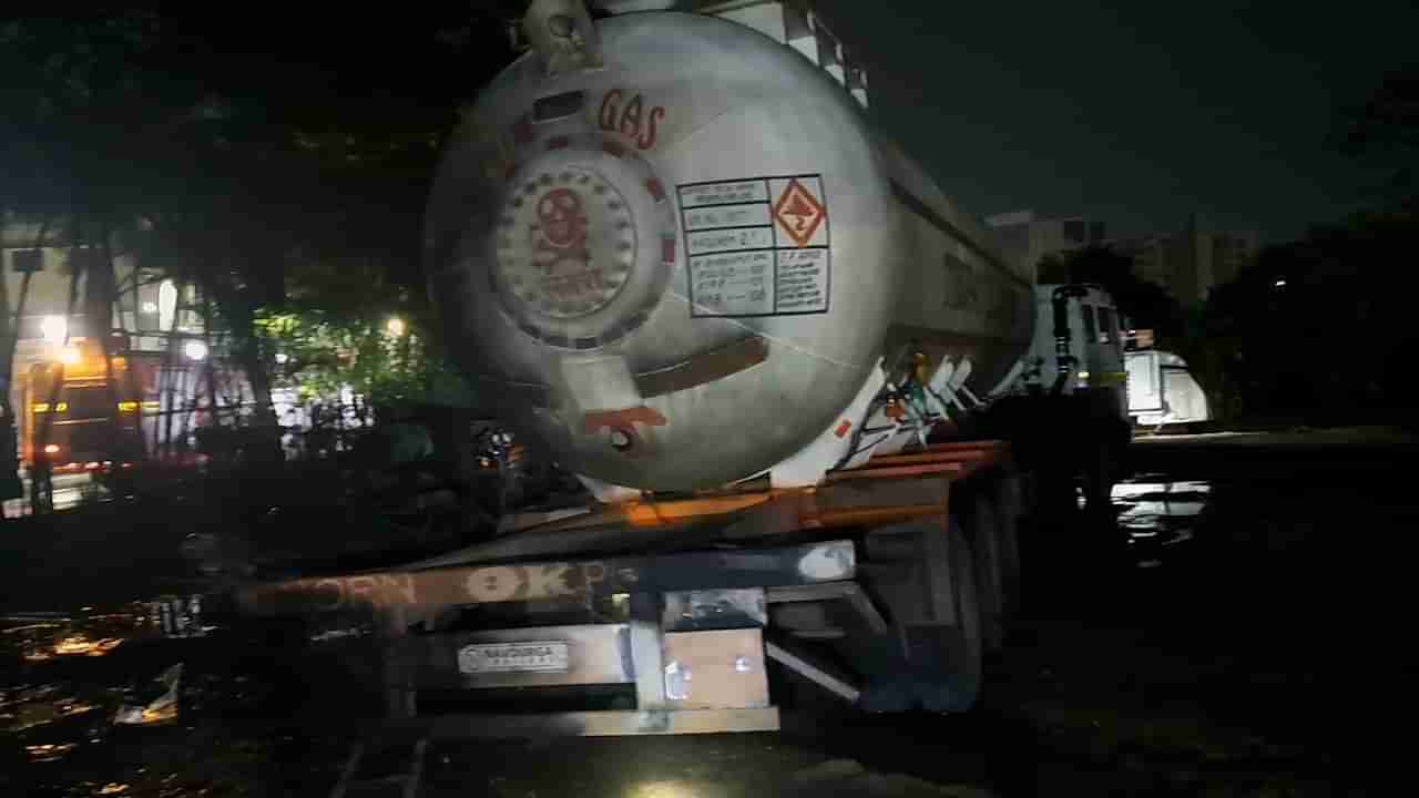 pune gas blast | टँकरमधून गॅस चोरी करताना नऊ टाक्यांचा स्फोट...वाहने जळाली...विद्यार्थी बाहेर आले