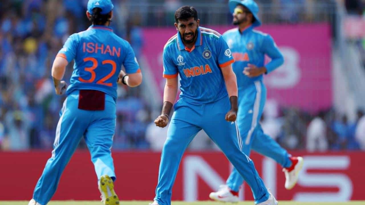टीम इंडियाने वर्ल्डकप स्पर्धेत 20 वर्षानंतर न्यूझीलंडचा पराभव केला आहे. 2003 वनडे वर्ल्डकपमध्ये शेवटचं पराभूत केलं होतं. त्यानंतर न्यूझीलंडचा संघ कायमच टीम इंडियावर भारी पडला होता.