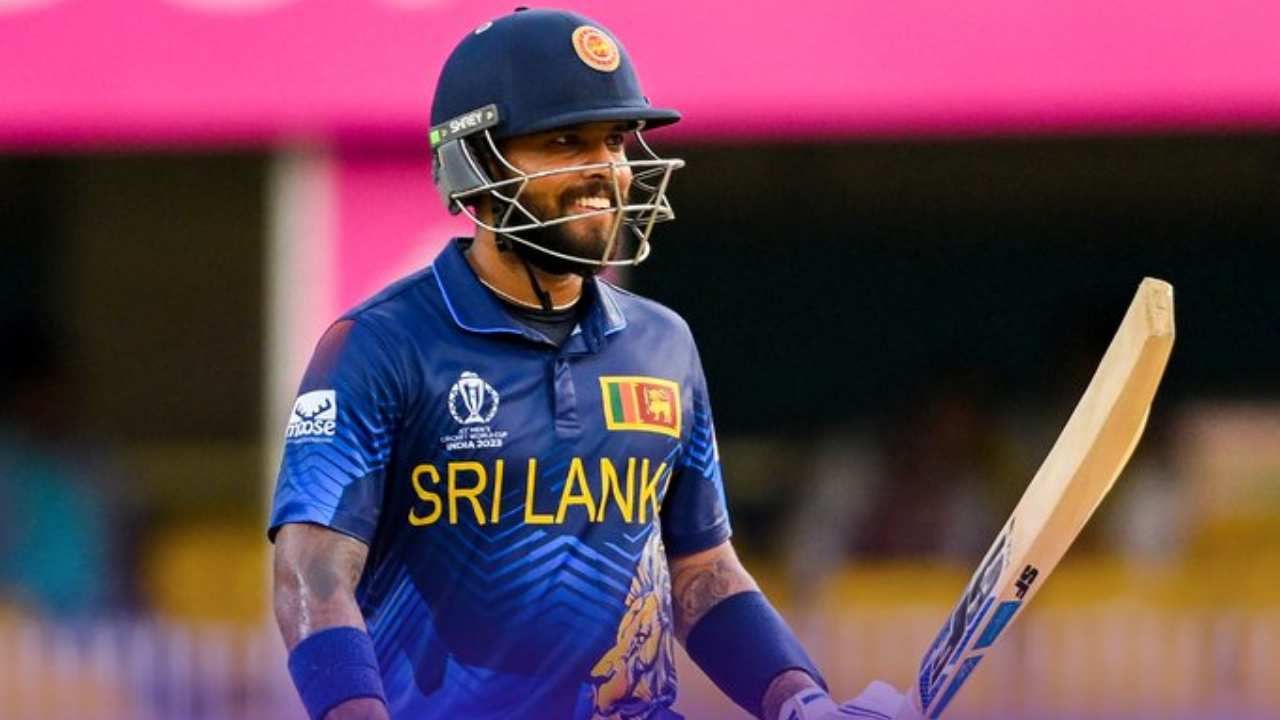 कुसल मेंडिस याने 158 धावांच्या खेळीत 9 षटकार आणि 19 चौकार मारेले. म्हणजेच त्यांना 130 धावा फक्त चौकार आणि षटकारांच्या मदतीने केल्या. तर 28 धावा एक, दोन आणि तीन धावा घेत केल्या.