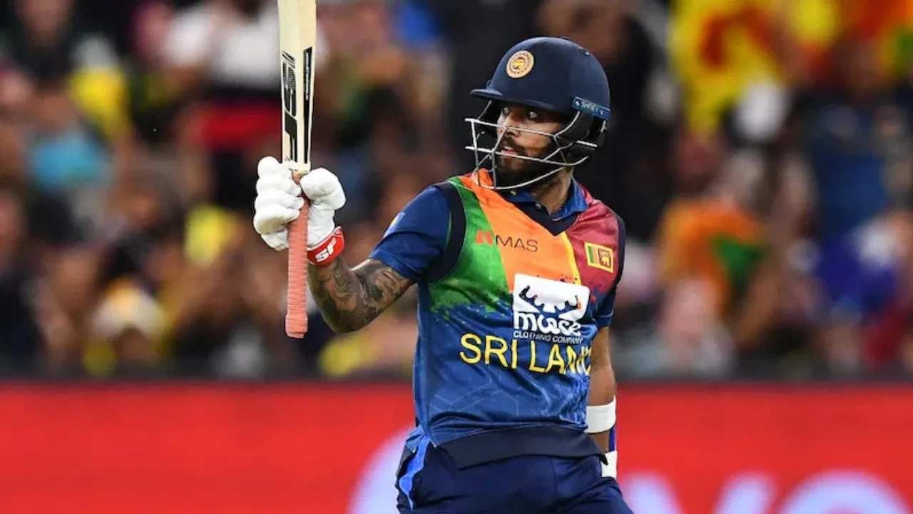 कुसल मेंडिस याने आपलं शतक अवग्या 59 चेंडूत पूर्ण केलं. त्यामुळे वनडे वर्ल्डकप स्पर्धेत त्याची आक्रमक खेळी क्रीडाप्रेमींना पाहायला मिळणार आहे.