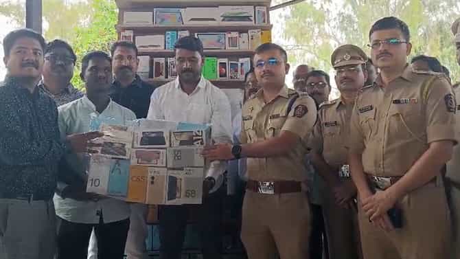 कोट्यवधींचे मोबाईल चोरणाऱ्या टोळीचा पर्दाफाश, पोलिसांनी चोरट्यांना ठोकल्या बेड्या, लाखोंचे मोबाईलही जप्त