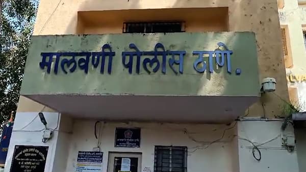 Mumbai Crime : डॉक्टर तुम्हीसुद्धा ? सोशल मीडियावरून तिघींना भुलवलं, लग्नाच्या आमिषाने जवळ केलं; नंतर... तिघींची आयुष्य उद्ध्वस्त !