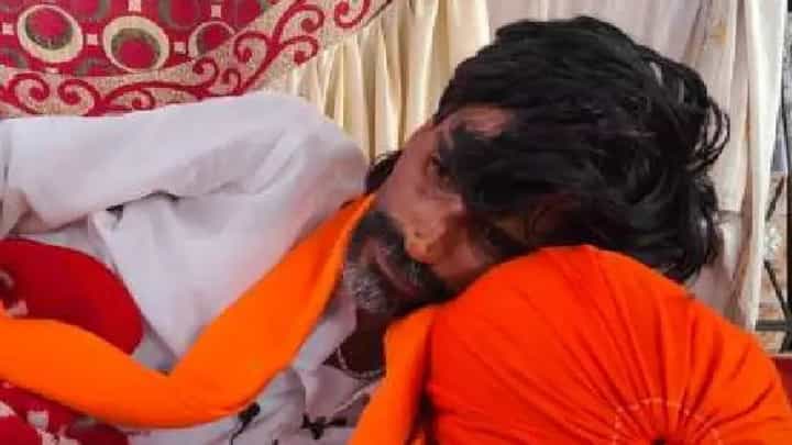 Manoj Jarange Patil Health : जरांगे पाटील यांची तब्येत बिघडली, उलट्या अन् वाढला अशक्तपणा Manoj Jarange Patil Health : जरांगे पाटील यांची तब्येत बिघडली, उलट्या अन् वाढला अशक्तपणा