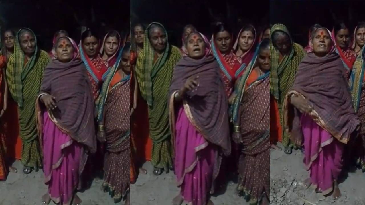 आमची लेकरं रोडावर हिंडायलेत, आरक्षण का देत नाही? 85 वर्षांच्या आजीबाईंचा व्हिडीओ व्हायरल! आमची लेकरं रोडावर हिंडायलेत, आरक्षण का देत नाही? 85 वर्षांच्या आजीबाईंचा व्हिडीओ व्हायरल!