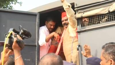 Maratha Reservation : जरांगे पाटील यांच्या त्या मागणीला मराठा क्रांती मोर्चाचा पाठिंबा नाहीच; गिरगाव चौपाटीवर पुन्हा आवाज मराठ्यांचाच