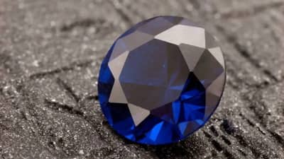 या रत्नाच्या प्रभावाने व्यक्ती बनू शकतो रंकाचा राजा! शनिदेवाची लाभते कृपा