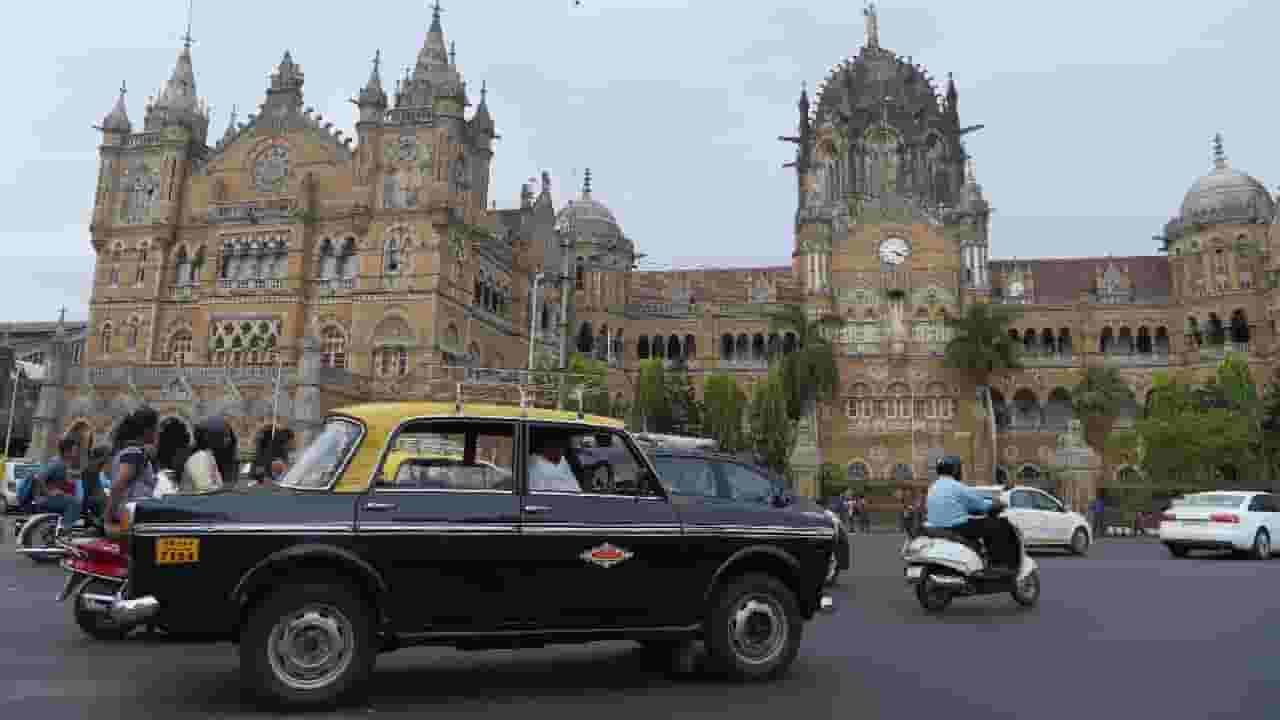 Mumbai Padmini Taxi : मुंबईची शान अन् 6 दशकांपासून मुंबईकरांची सेवा करणारी 'पद्मिनी' इतिहासजमा होणार