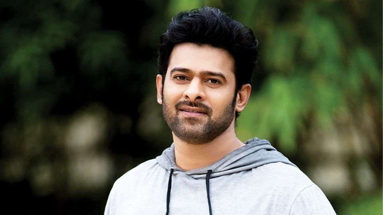 Prabhas ला तरुणीने का मारली कानाखाली; थक्क करणारा व्हिडीओ समोर Prabhas ला तरुणीने का मारली कानाखाली; थक्क करणारा व्हिडीओ समोर
