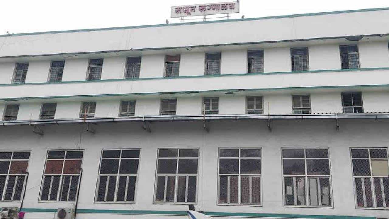 Pune News | पुणे ससूनमध्ये झाडाझडती, कैदी पळून गेल्यानंतर घेतला हा निर्णय