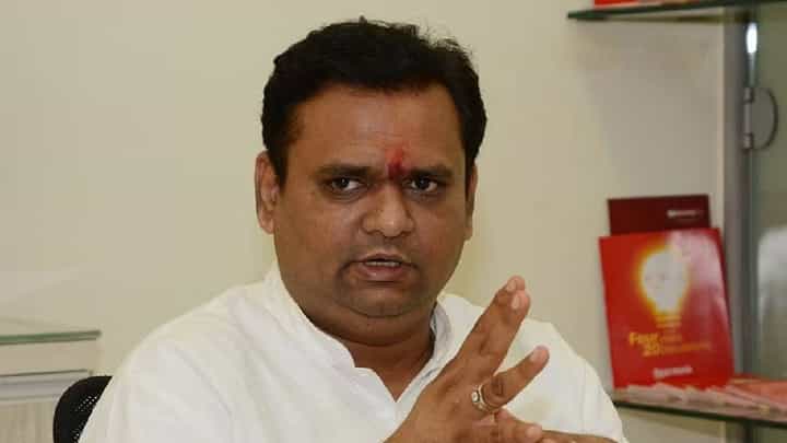 Rahul Narwekar : राहुल नार्वेकर यांचं म्हणाल तर ‘होणार सून मी या घरची’ या मालिकेची आठवण येते, कुणी लगावला टोला? Rahul Narwekar : राहुल नार्वेकर यांचं म्हणाल तर ‘होणार सून मी या घरची’ या मालिकेची आठवण येते, कुणी लगावला टोला?