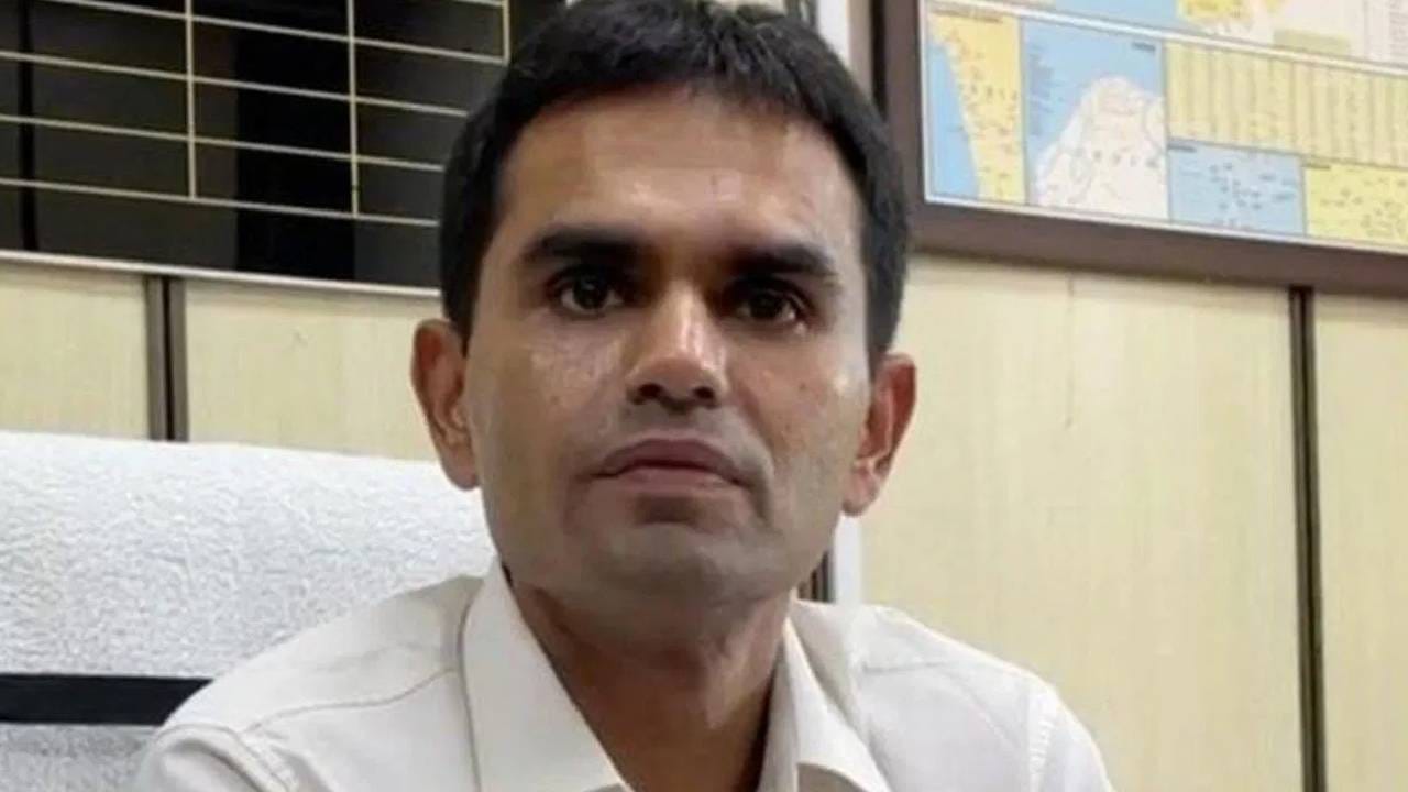 Sameer Wankhede : समीर वानखेडे यांना बांगलादेशमधून जीवे मारण्याची धमकी, पोलिसांत तक्रार दाखल Sameer Wankhede : समीर वानखेडे यांना बांगलादेशमधून जीवे मारण्याची धमकी, पोलिसांत तक्रार दाखल