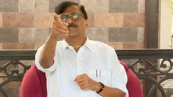 Sanjay Raut : 2024 ला जनता माज अन् मस्ती उतरवणार, संजय राऊत यांनी नाव न घेता केला हल्लाबोल Sanjay Raut : 2024 ला जनता माज अन् मस्ती उतरवणार, संजय राऊत यांनी नाव न घेता केला हल्लाबोल