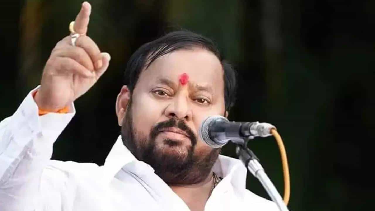 Grampanchayat Election : 'त्या' ग्रामपंचायतीचा निकाल लागताच शहाजीबापू पाटील यांचं मोठं विधान, म्हणाले... Grampanchayat Election : 'त्या' ग्रामपंचायतीचा निकाल लागताच शहाजीबापू पाटील यांचं मोठं विधान, म्हणाले...