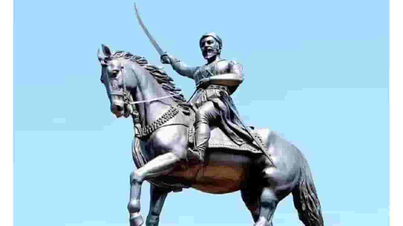 जम्मू-काश्मीरमध्ये सैन्याच्या छावणीत छत्रपती शिवरायांच्या साडे दहा फुटी अश्वारूढ पुतळ्याची स्थापना जम्मू-काश्मीरमध्ये सैन्याच्या छावणीत छत्रपती शिवरायांच्या साडे दहा फुटी अश्वारूढ पुतळ्याची स्थापना