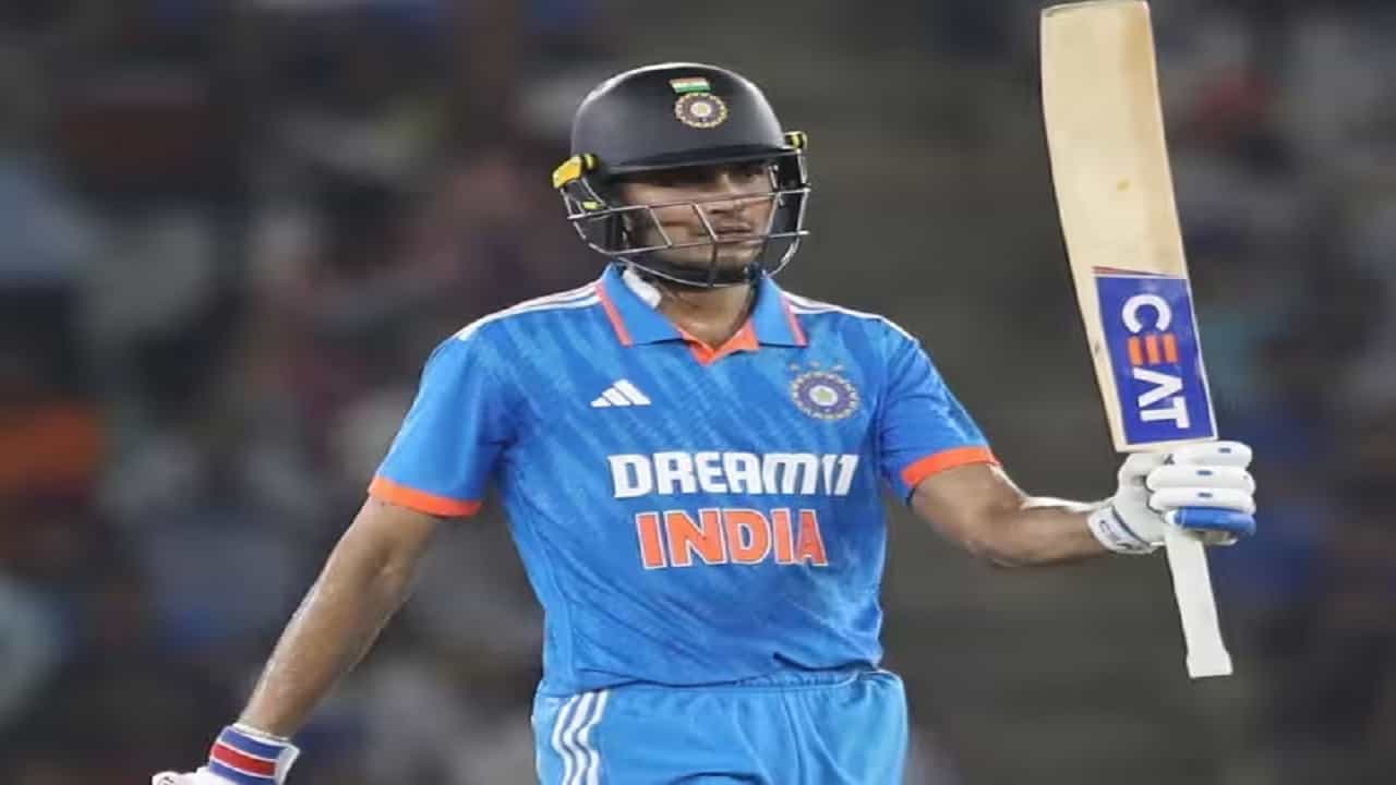 टीम इंडियाचा युवा सलामीवीर शुबमन गिल याने आतापर्यंत 2023 या वर्षात अफलातून कामगिरी केली आहे. यंदा वर्ल्ड कप भारतात होत असल्याने गिल आणखी आक्रमक आणि धमाकेदार कामगिरी करु शकतो.