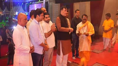 TV9 फेस्टिव्हल ऑफ इंडिया कार्यक्रमाला अनेक मान्यवरांनी हजेरी, देवीचा घेतला आशीर्वाद