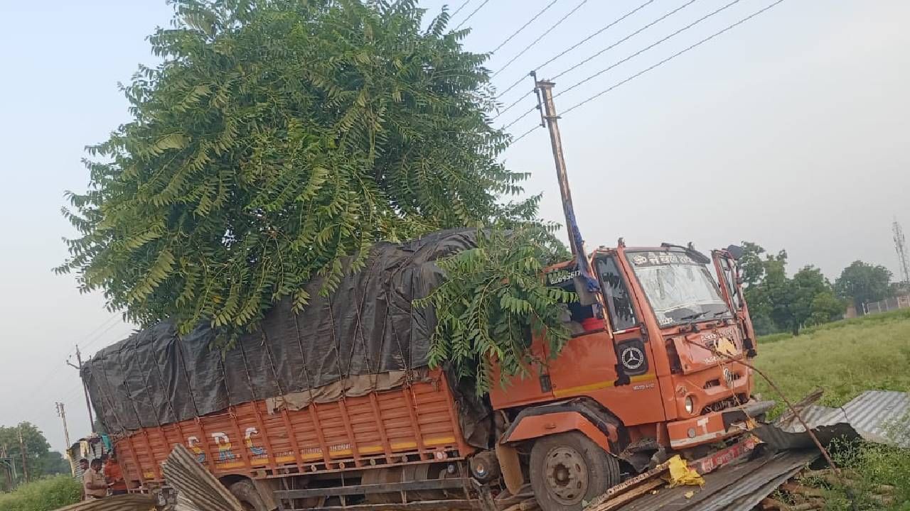 थकलेले मजूर गाढ झोपले, तेवढ्यात भरधाव ट्रक आला आणि एकच कल्लोळ उठला... कुठे घडली ही दुर्दैवी घटना  ?