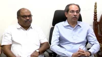 Maratha Reservation | गादीवर बसल्यावर मुख्यमंत्र्यांनी दीड वर्षाने शपथ का घेतली? उद्धव ठाकरेंचा सवाल