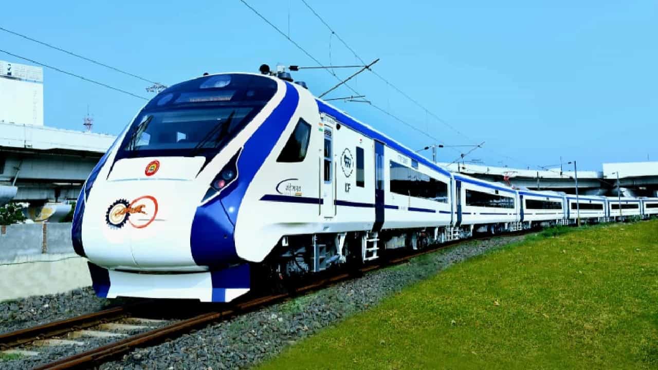 यंदा 60 नवीन वंदेभारत एक्सप्रेस धावणार, पाहा तुमच्या शहराचे नाव आहे का ?