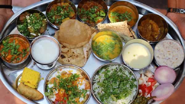 १ ऑक्टोबर हा दिवस जागतिक शाकाहारी दिन म्हणून साजरा केला जातो. हा दिवस साजरा करण्यामागचा उद्देश शाकाहारी जेवणाचा प्रचार करणे तसेच लोकांना शाकाहारी जीवनशैलीबद्दल जागरूक करणे.