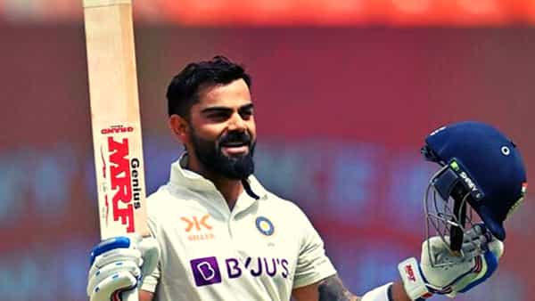 कसोटी संघाचा कर्णधार असताना कोहलीने 7 द्विशतके केली असून तो मोठा वर्ल्ड रेकॉर्ड आहे. अशी कामगिरी करणारा तो एकमेक कॅप्टन आहे.