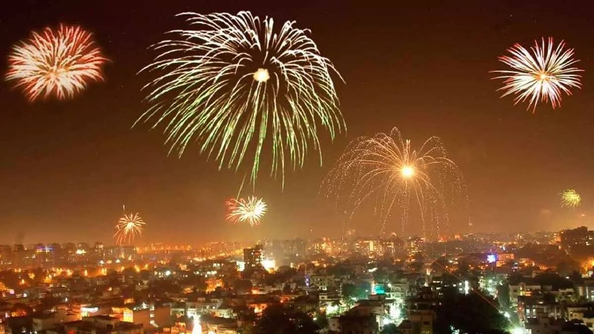 Diwali 2023 : QR कोड स्कॅन करा आणि यंदाची दिवाळी प्रदूषणमुक्त साजरी करा, ग्रीन फटाके बाजारात दाखल