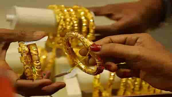 Gold Silver Rate Today : सलग तिसऱ्यांदा सोने-चांदीत घसरण, इतक्या कमी झाल्या किंमती