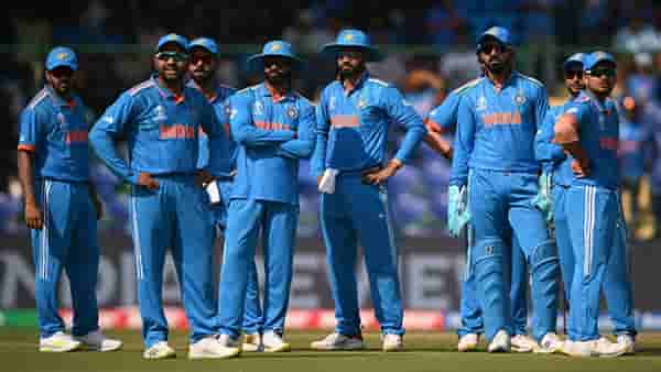 IND vs NZ : टीम इंडियाला सेमी फायनलआधी बसणार मोठा झटका, स्टार बॉलर बाहेर?