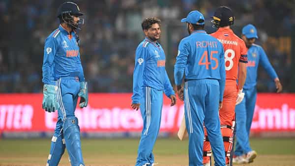 भारताने साखळी फेरीतील 9 पैकी 9 सामने जिंकले आहेत. 18 गुणांसह टीम इंडिया पहिल्या स्थानावर आहे. त्यामुळे चॅम्पियन ट्रॉफी 2025 साठी तिकीट मिळालं आहे.