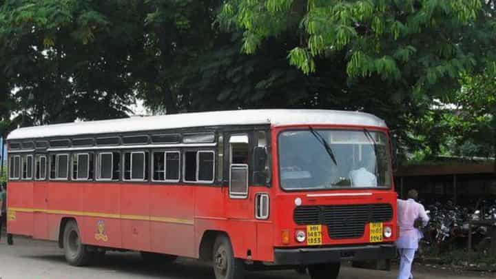 MSRTC Employee Salary : खायचं काय? जगायचं कसं? एसटी कर्मचाऱ्यांचा इतका महिन्याचा पगार रखडला MSRTC Employee Salary : खायचं काय? जगायचं कसं? एसटी कर्मचाऱ्यांचा इतका महिन्याचा पगार रखडला