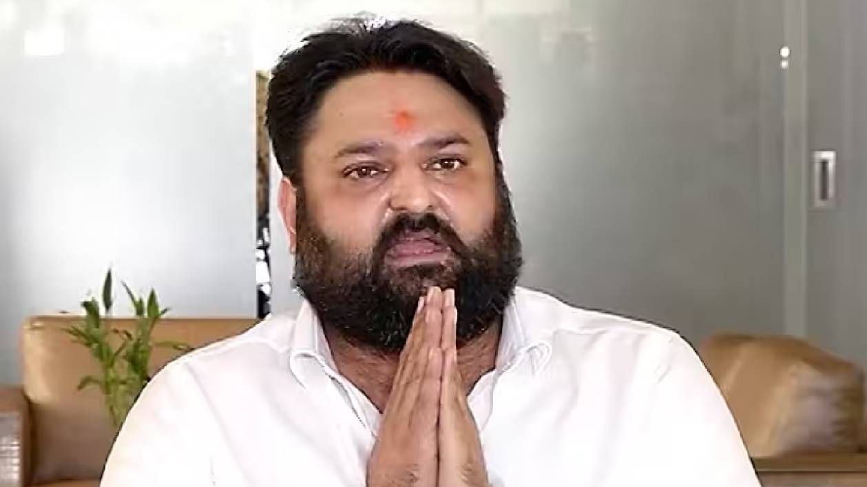 मोहित कंबोज यांना न्यायालयाचा मोठा दणका; बँकेच्या फसवणूक प्रकरणी मोठी घडामोड मोहित कंबोज यांना न्यायालयाचा मोठा दणका; बँकेच्या फसवणूक प्रकरणी मोठी घडामोड