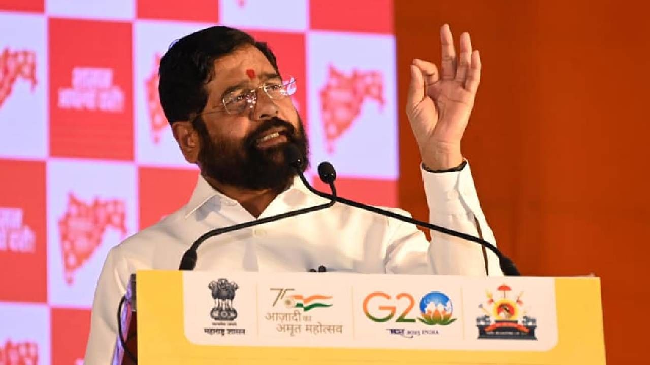 शिवसेनेच्या गोटातून मोठी बातमी: 'या' दोन आमदारांची अपात्रतेचा धोक्यातून सुटका होण्याची शक्यता शिवसेनेच्या गोटातून मोठी बातमी: 'या' दोन आमदारांची अपात्रतेचा धोक्यातून सुटका होण्याची शक्यता