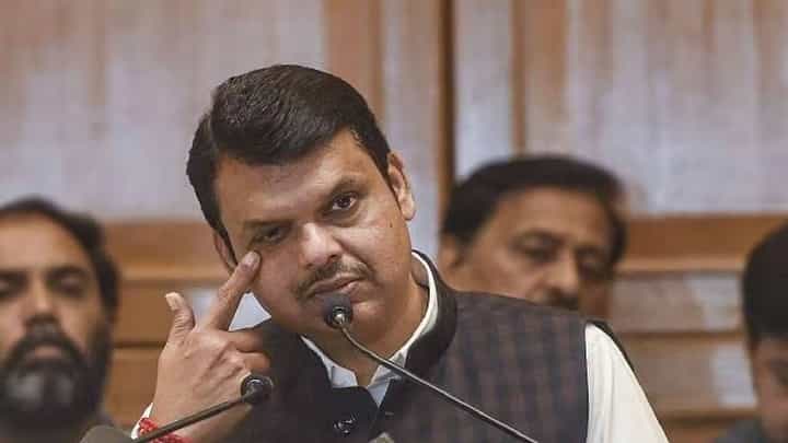 'गुगलवर देवेंद्र फडणवीस सर्च केलं तर टरबूज ऑफ महाराष्ट्र येतं', कुणी उडवली उपमुख्यमंत्र्यांची खिल्ली? 'गुगलवर देवेंद्र फडणवीस सर्च केलं तर टरबूज ऑफ महाराष्ट्र येतं', कुणी उडवली उपमुख्यमंत्र्यांची खिल्ली?