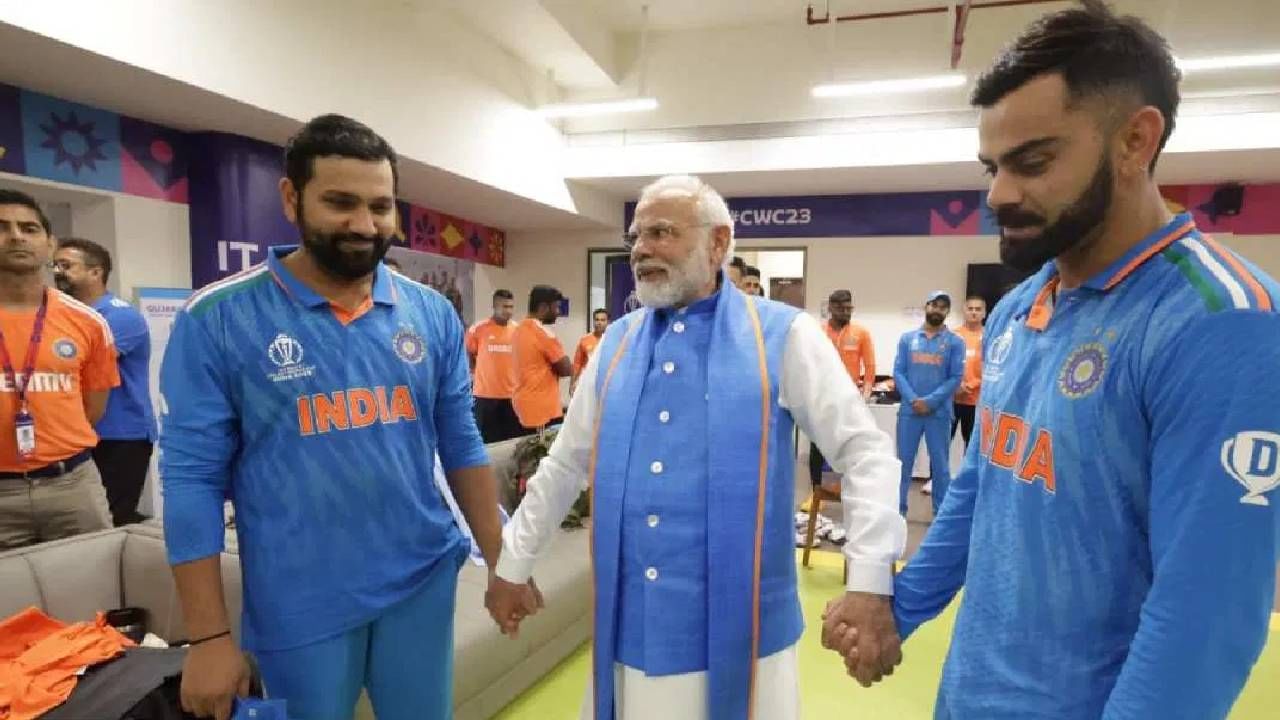 वर्ल्डकपमधील पराभवानंतर पंतप्रधान नरेंद्र मोदी ड्रेसिंग रुमममध्ये काय म्हणाले? सूर्यकुमार यादवने सांगितलं सर्वकाही वर्ल्डकपमधील पराभवानंतर पंतप्रधान नरेंद्र मोदी ड्रेसिंग रुमममध्ये काय म्हणाले? सूर्यकुमार यादवने सांगितलं सर्वकाही