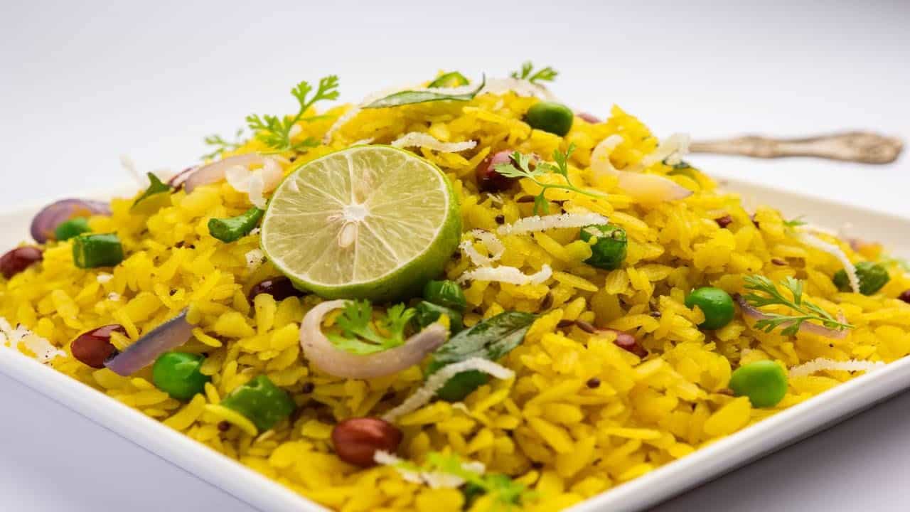 पोहे खाण्याचे काय आहेत फायदे, तुम्हाला माहित आहेत का?