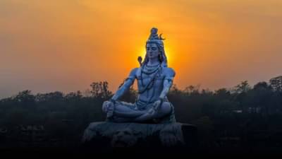 Shivratri December 2023 : डिसेंबरमध्ये या तारखेला साजरी होणार मासिक शिवरात्री, अशी करा महादेवाची आराधना