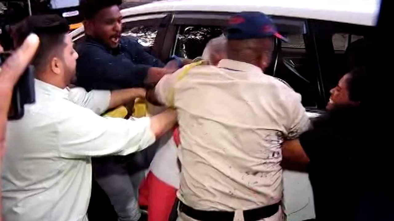'होय, आम्ही नामदेवराव जाधव यांना काळं फासलं', राष्ट्रवादीच्या शहराध्यक्षाने जबबादारी स्वीकारली 'होय, आम्ही नामदेवराव जाधव यांना काळं फासलं', राष्ट्रवादीच्या शहराध्यक्षाने जबबादारी स्वीकारली
