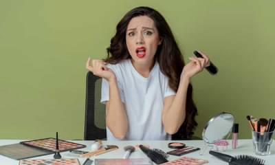 Health : हिवाळ्यात मेकअप केल्यावर नाही फुटणार त्वचा, फक्त करा ही एक गोष्ट