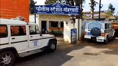 भंडाऱ्यात संतापजनक प्रकार, मंचावर तरुणीचा विवस्त्रावस्थेत अश्लील डान्स, दोन पोलीस निलंबित