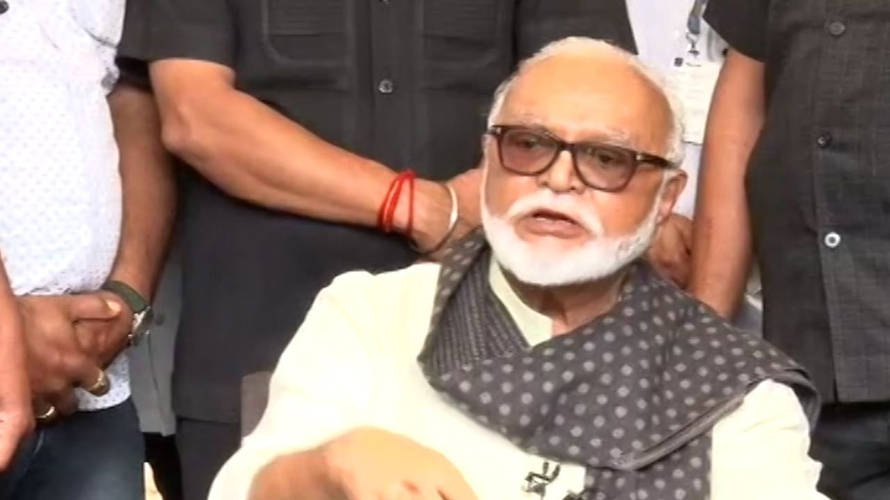 मराठा आरक्षण द्या, पण या पद्धतीने चालणार नाही...छगन भुजबळ यांचा इशारा मराठा आरक्षण द्या, पण या पद्धतीने चालणार नाही...छगन भुजबळ यांचा इशारा