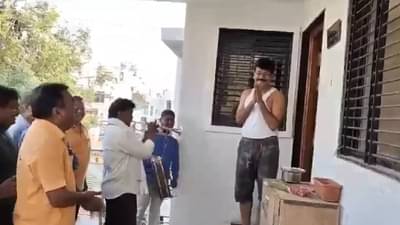 बँड बाजा वाजवत मित्राला मॉर्निंग वॉकसाठी आवाहन, व्हिडिओची जिल्ह्यात चर्चा!