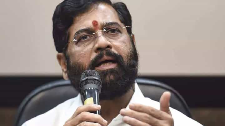 भाजपच्या स्क्रिप्टनुसार एकनाथ शिंदे बोलतात, मुख्यमंत्र्यांवर उबाठा नेत्याचा घणाघात भाजपच्या स्क्रिप्टनुसार एकनाथ शिंदे बोलतात, मुख्यमंत्र्यांवर उबाठा नेत्याचा घणाघात