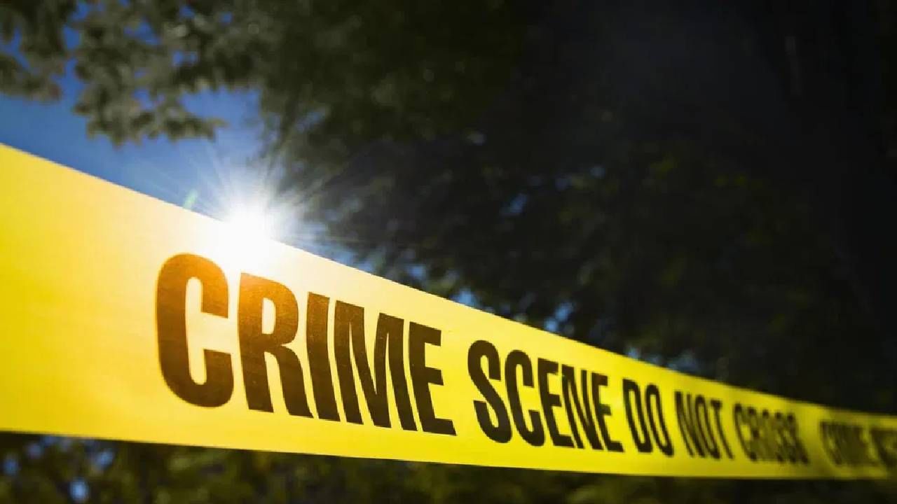 Mumbai Crime : कुर्ला हादरलं ! मेट्रो साइटवर सूटकेसमध्ये सापडला महिलेचा मृतदेह Mumbai Crime : कुर्ला हादरलं ! मेट्रो साइटवर सूटकेसमध्ये सापडला महिलेचा मृतदेह