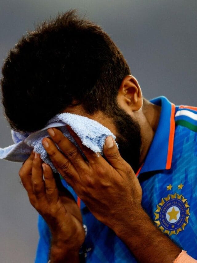 तुम्ही आम्हीच काय क्रिकेटर्स सुद्धा रडले! फोटो व्हायरल